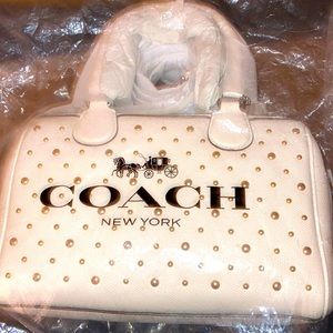 Brand NWT in bag/wrap Coach Bennett w/ rivets